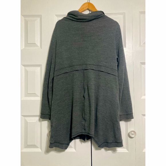 Cardigan - Picture 2 of 2